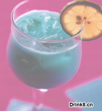 ��ɫ�����ļ�β�� Blue Hawaii Cocktail