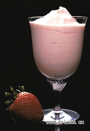 ��ݮ���ִ� Strawberry Colada Cocktail