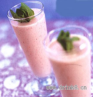 ��ݮ��������̼�β�� Strawberry and Hazelnut Lassi