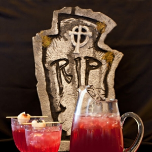 ʯ��ʳʬ������ Ghoul-egranate Punch