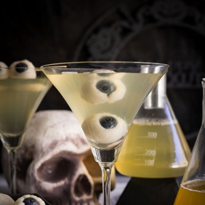 ��֦Ĩ��Ѫ�������� Creepy Eyeball Martini ( Lychee Matcha and Blood Orange Marti ...