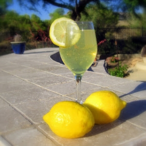 �������Ѿ�����ˮ Sparkling Wine Lemonade